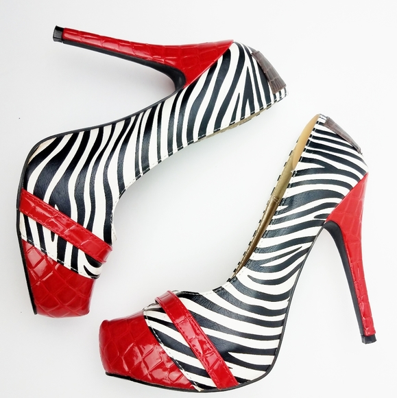 Pin Up Rockabilly Stilettos 5" High Heels by Qupid - Picture 4 of 8